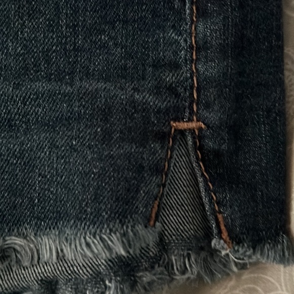 RSQ Vintage High Rise Frayed Hem Distressed Jean shorts size 5 - Picture 11 of 12